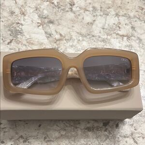 DEZI Tan Read The Room Sunglasses Modern Oversized Design